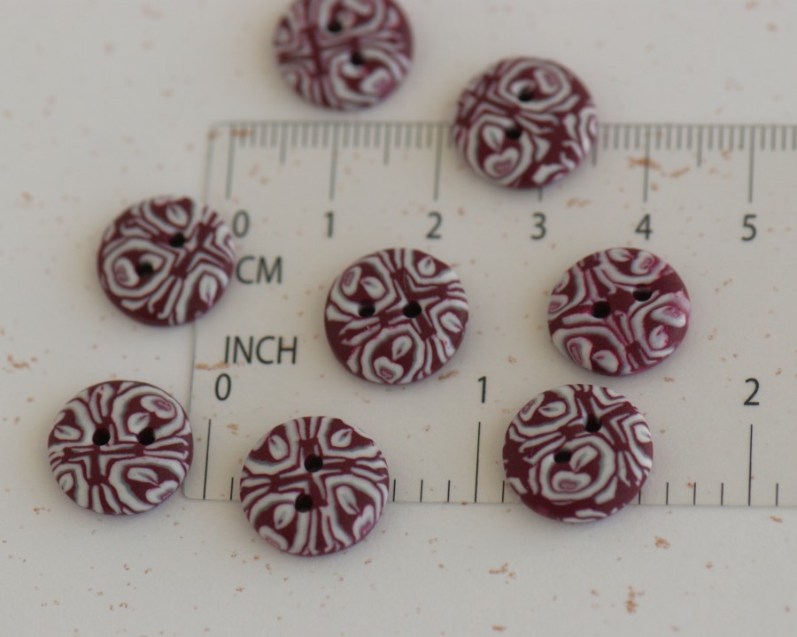13 mm – 8 vnt. Rankų darbo sagų rinkinys „Slyvų pyragas“ (BT258)