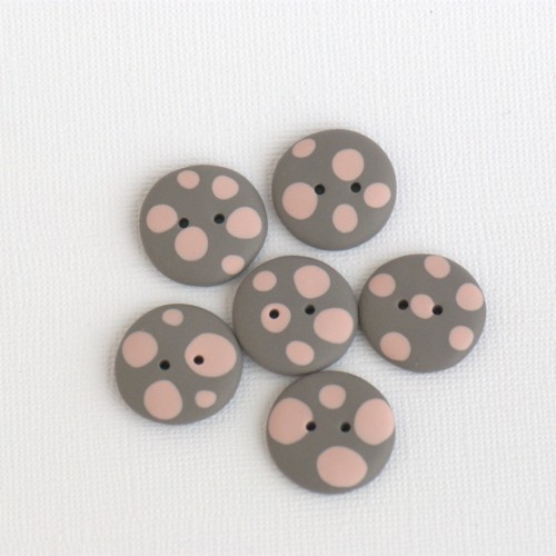 20 mm - 6 vnt. Pilkos sagos su rausvos pudros spalvos taškais (BT315)