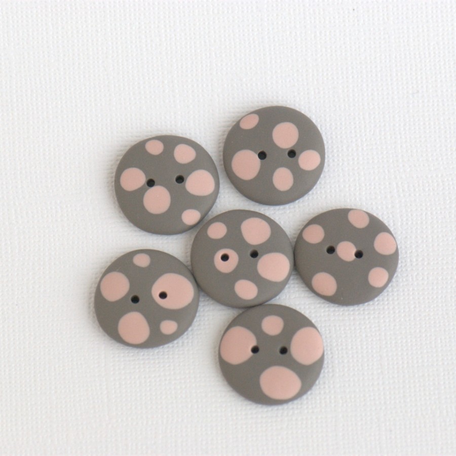 20 mm - 6 vnt. Pilkos sagos su rausvos pudros spalvos taškais (BT315)