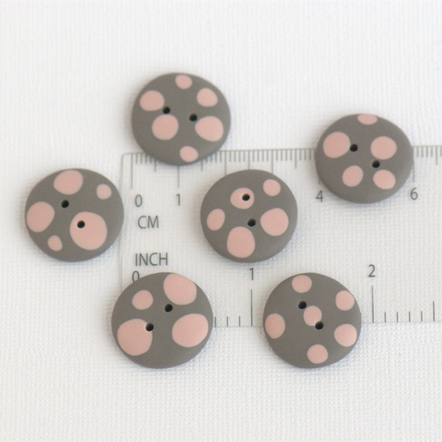 20 mm - 6 vnt. Pilkos sagos su rausvos pudros spalvos taškais (BT315)