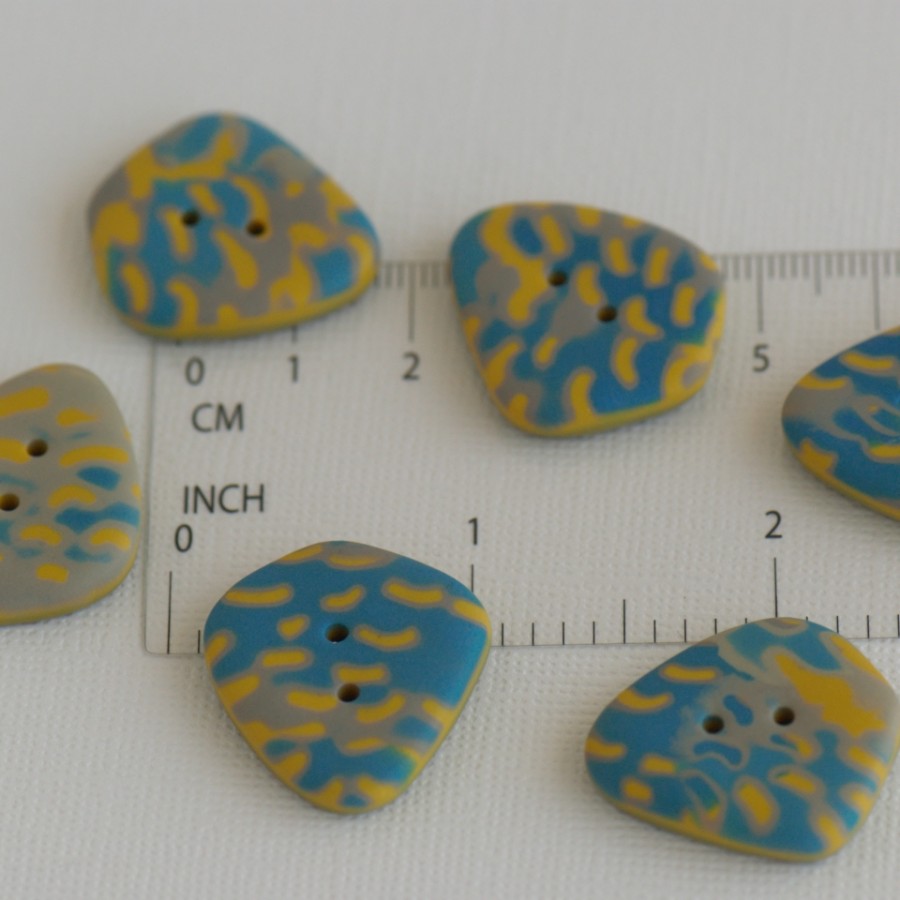 25 mm - 23 mm – 6 vnt. netaisyklingos formos margos sagos 