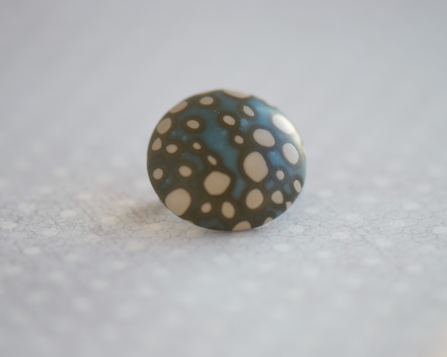 Apvali rankų darbo sagė (PIN 37)
