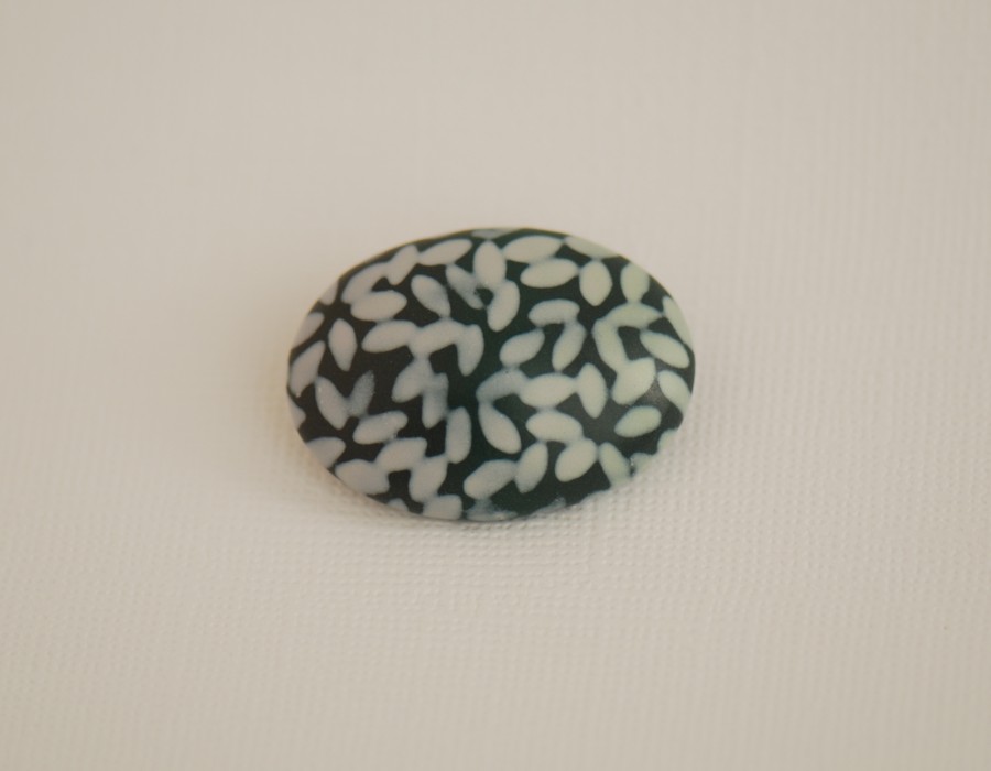 Ovali sagė „Girios šešėliai“ (pin18)