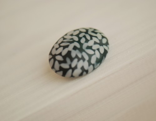 Ovali sagė „Girios šešėliai“ (pin18)