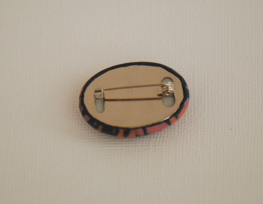 Ovali sagė „Žiedlapių byrėjimas“ (pin13)