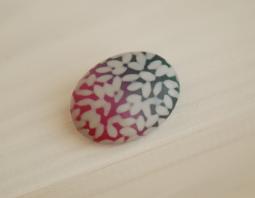 Ovali sagė „Rožinis kraštelis“ (pin15)