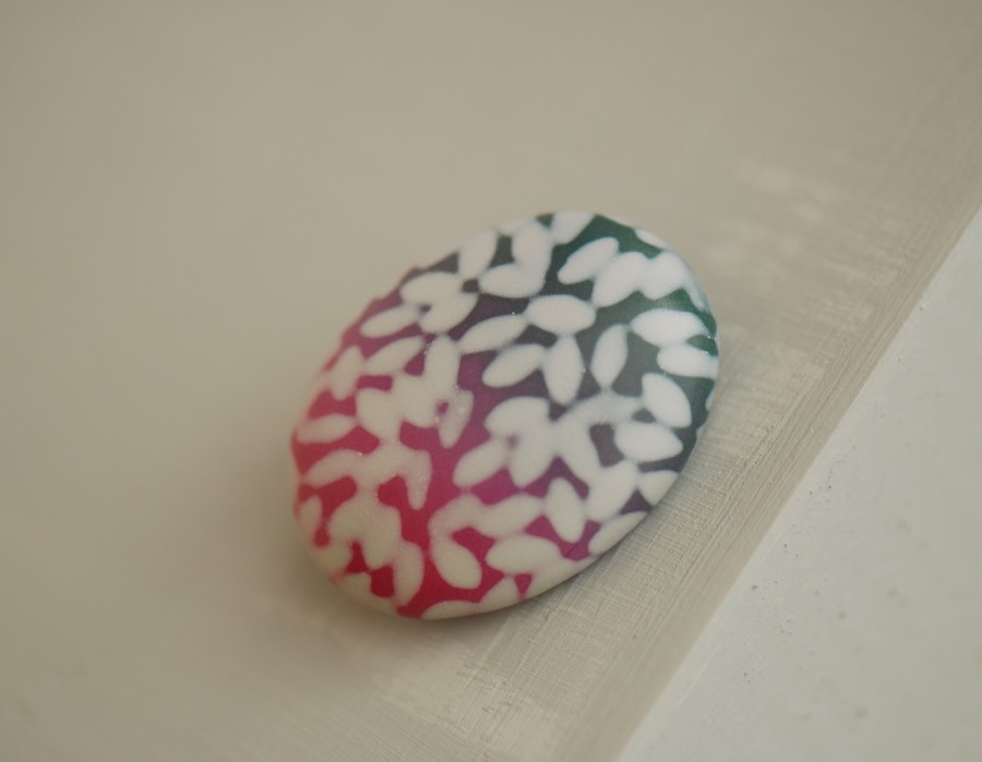 Ovali sagė „Rožinis kraštelis“ (pin15)
