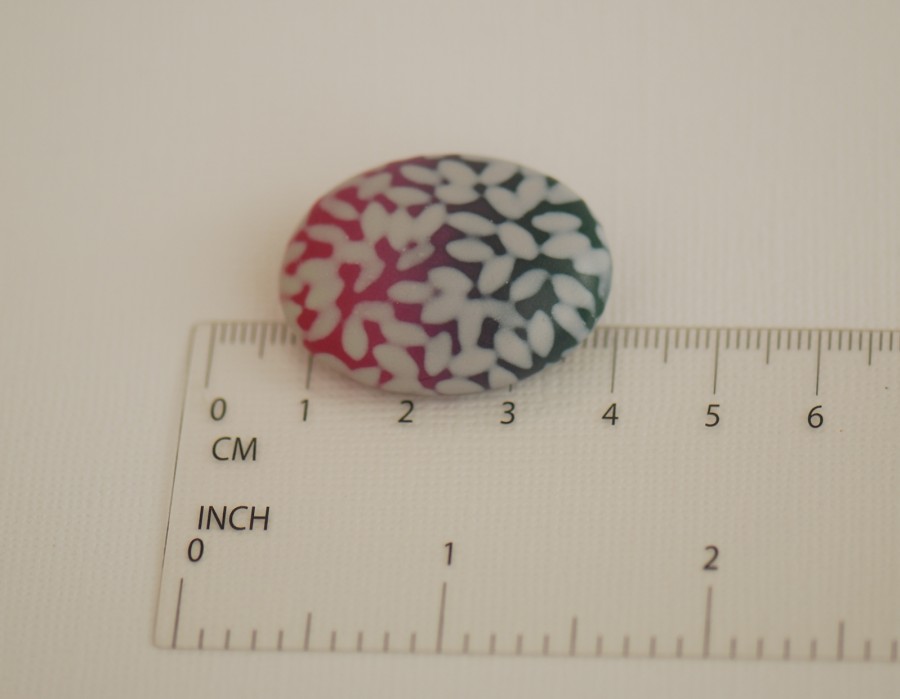 Ovali sagė „Rožinis kraštelis“ (pin15)