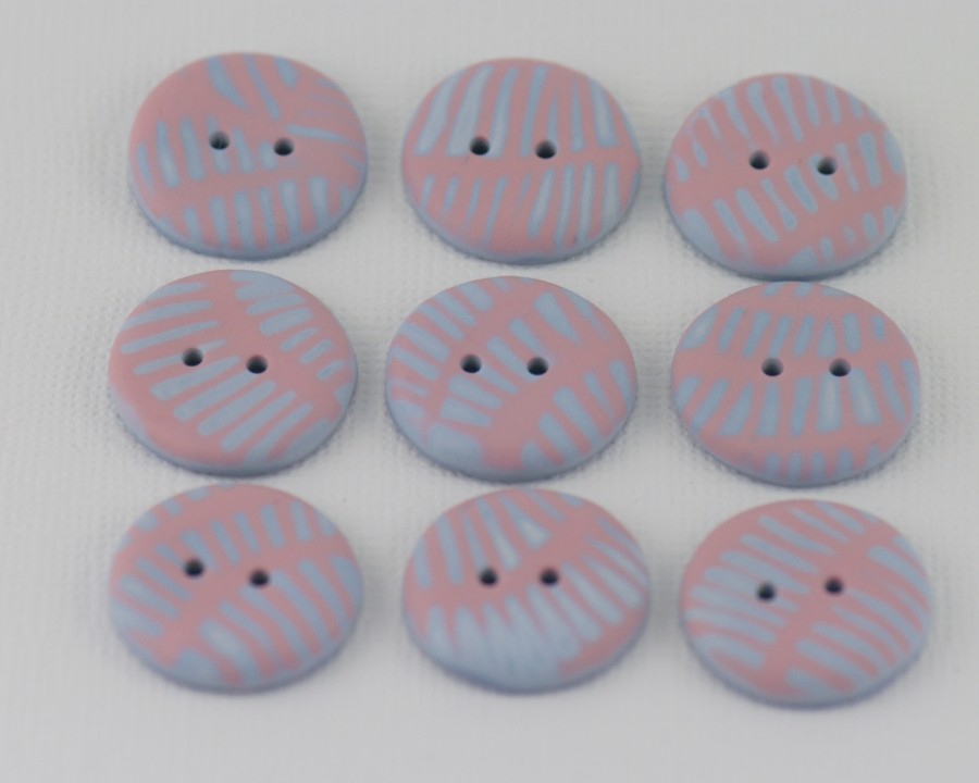19 mm – 9 vnt. Rankų darbo sagos "Žydra rausva švelnybė" (BT165)