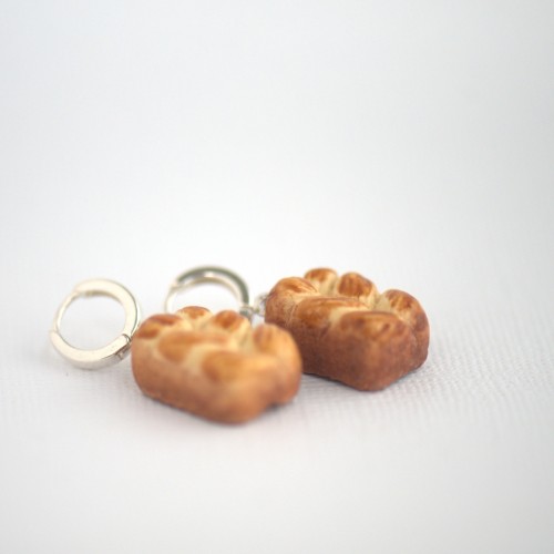Žaismingi kabantys auskarai „Brioche“