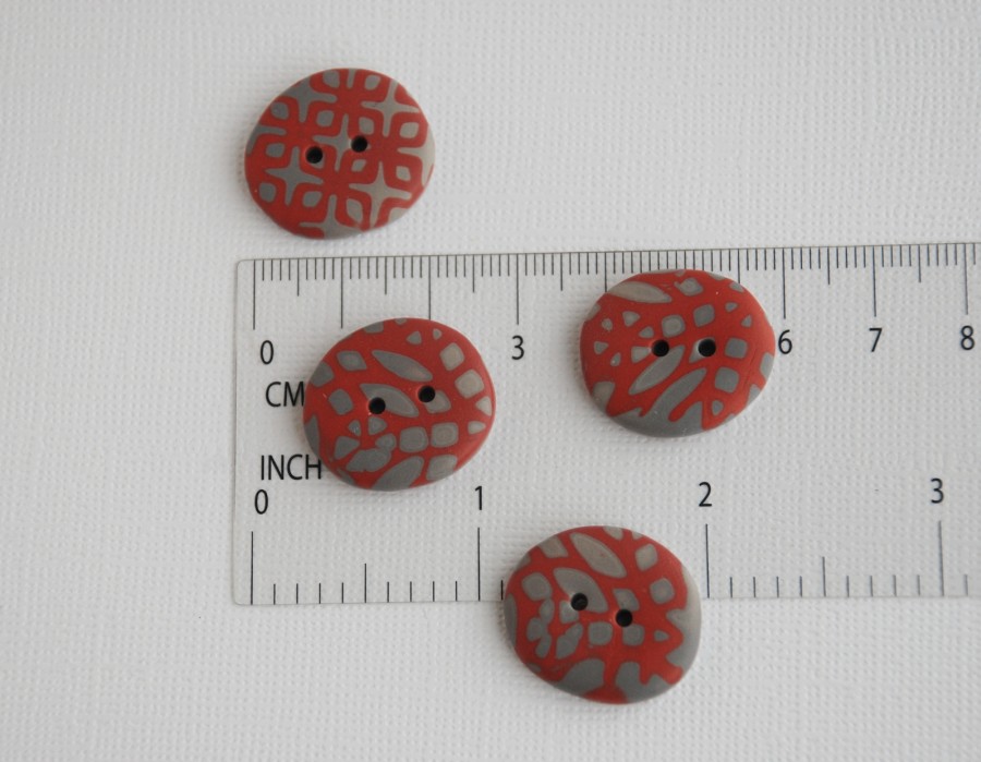 21 mm x 19 mm – 4 vnt. Raštuotos rankų darbo sagos (BT107)