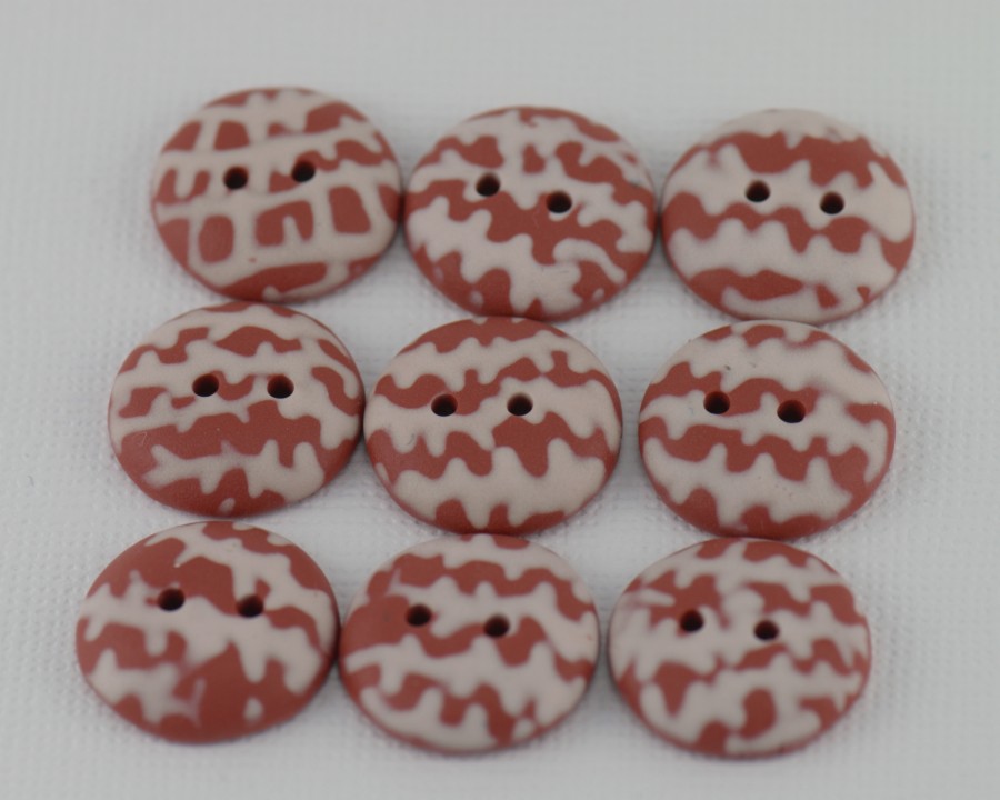18 mm – 9 vnt. Plytų raudonos spalvos sagų rinkinys „Terracotta“ (BT188)