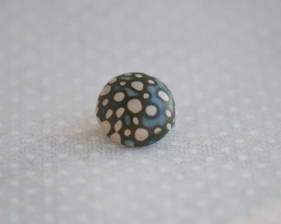 Apvali rankų darbo sagė (PIN 40)