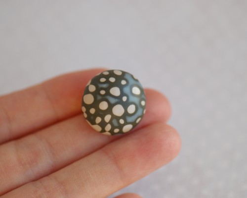 Apvali rankų darbo sagė (PIN 40)