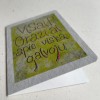 Mažas dvigubas atvirukas „Visaip gražiai apie viską galvoju“ su spalvotu rankų darbo vokeliu